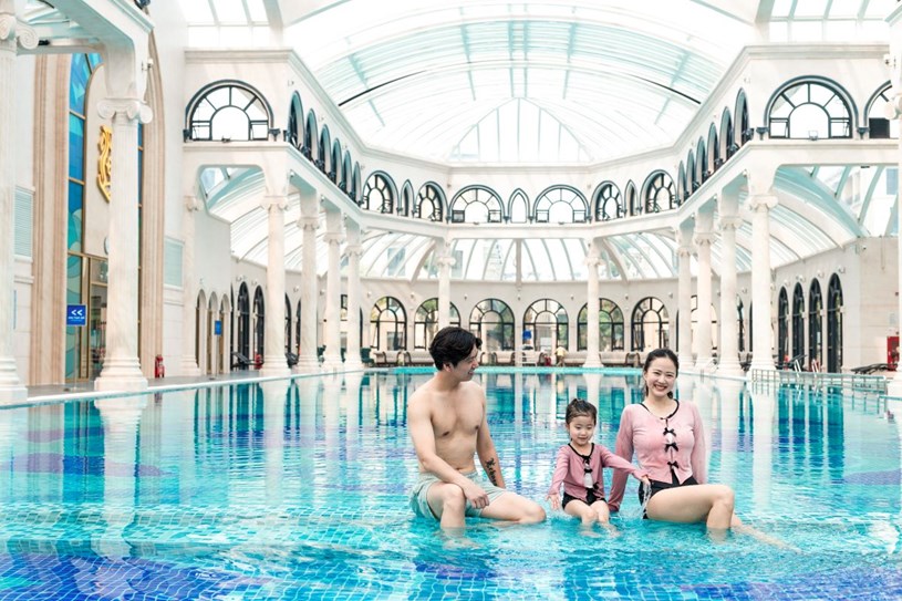 Pearl Swimming Pool mang tới trải nghiệm nghỉ dưỡng đẳng cấp như c&aacute;c resort 5 sao &nbsp;