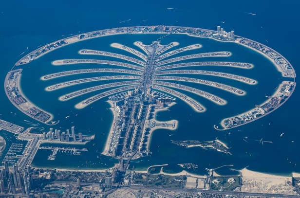 Dự án đảo nhân tạo hình cây cọ Palm Jumeirah trở thành niềm tự hào của Dubai. Ảnh: ShutterStock.