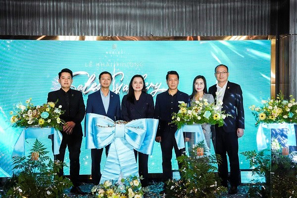 Đại diện Sunshine Group và NobleX Group tại lễ khai trương NobleX Sales Gallery