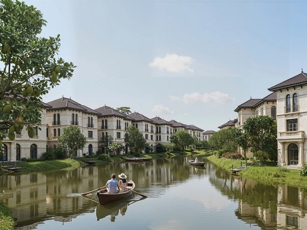 Bộ sưu tập giới hạn dinh thự đảo v&agrave; dinh thự ven hồ tại đ&acirc;y sẽ được bao bọc gần như tuyệt đối bởi mặt nước v&agrave; mảng xanh, tạo n&ecirc;n một lớp &ldquo;đệm sinh th&aacute;i&rdquo; qu&yacute; hiếm