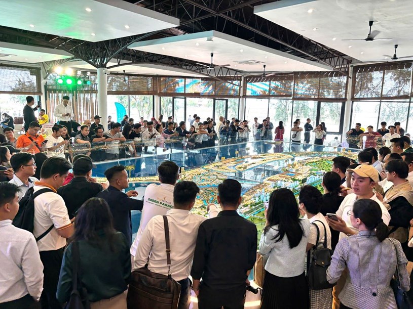 D&ugrave; chưa ra mắt, khu Vịnh Ti&ecirc;n &ndash; Vinhomes Green Paradise đ&atilde; được nhiều kh&aacute;ch h&agrave;ng săn đ&oacute;n, đặt giữ chỗ