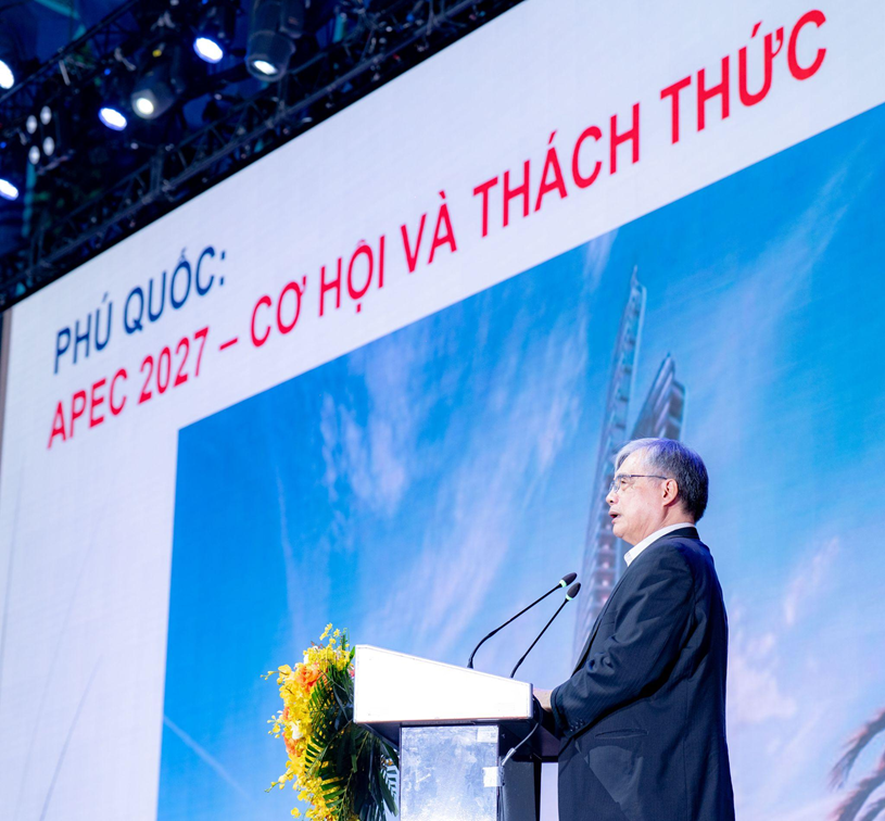 PGS.TS Trần Đ&igrave;nh Thi&ecirc;n đ&oacute;ng g&oacute;p tham luận về APEC 2027 - Cơ hội v&agrave; th&aacute;ch thức.