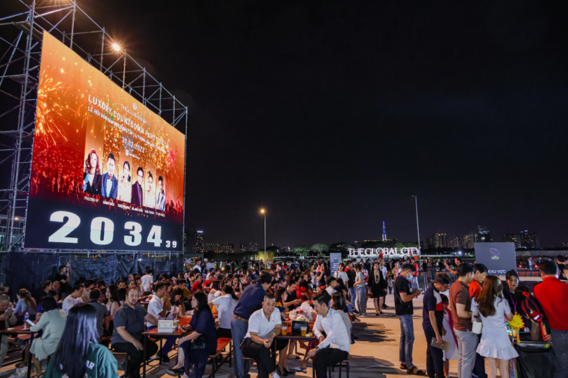 Năm ngo&aacute;i, sự kiện đếm ngược 2023 quy tụ d&agrave;n nghệ sĩ gạo cội v&agrave; th&agrave;nh c&ocirc;ng thu h&uacute;t h&agrave;ng ng&agrave;n người đến The Global City.