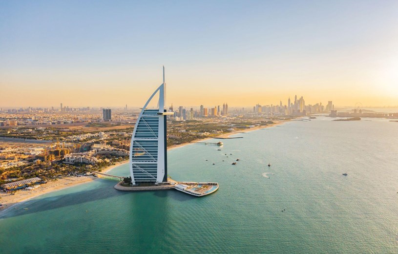 Kh&aacute;ch sạn 7 sao đầu ti&ecirc;n tr&ecirc;n thế giới Burj Al Arab tại Dubai