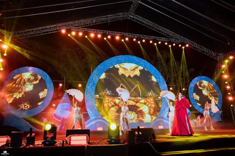 C&aacute;c tiết mục tạo th&agrave;nh bức tranh lễ hội đa m&agrave;u sắc v&agrave; gi&agrave;u cảm x&uacute;c.