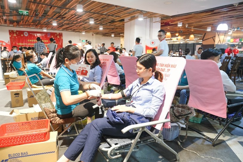 Với việc kịp thời tham gia hiến m&aacute;u t&igrave;nh nguyện, nh&acirc;n vi&ecirc;n CT Group đ&atilde; lu&ocirc;n thể hiện tinh thần tr&aacute;ch nhiệm của m&igrave;nh với cộng đồng.